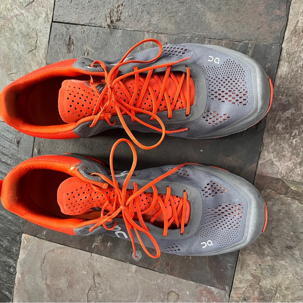 On Cloud Running shoes, men’s size 10